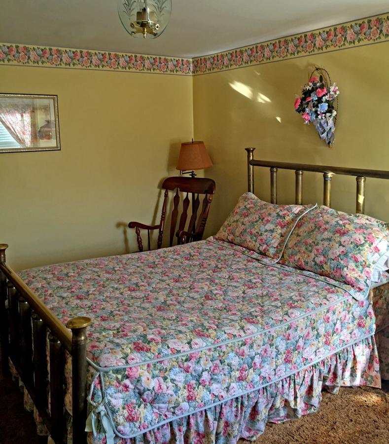 The Stone House Motel & Motor Lodge Ticonderoga Екстериор снимка